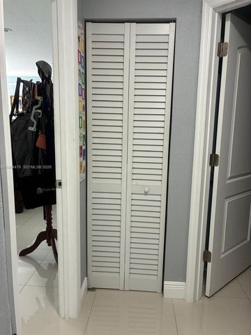 9425 NW 114th Ln 3, Hialeah Gardens, FL 33018