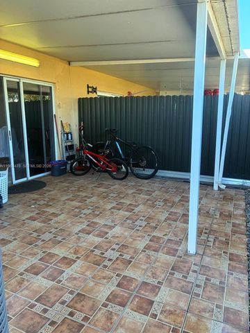 9425 NW 114th Ln 3, Hialeah Gardens, FL 33018