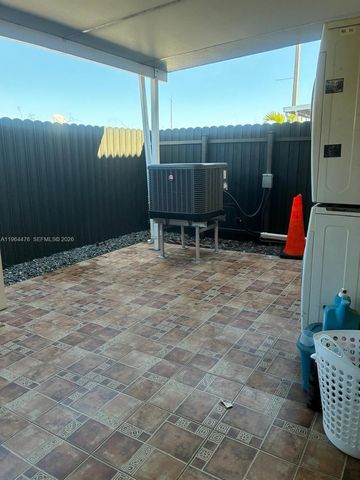 9425 NW 114th Ln 3, Hialeah Gardens, FL 33018