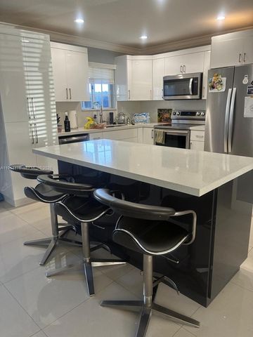 9425 NW 114th Ln 3, Hialeah Gardens, FL 33018