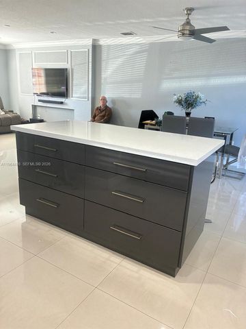 9425 NW 114th Ln 3, Hialeah Gardens, FL 33018