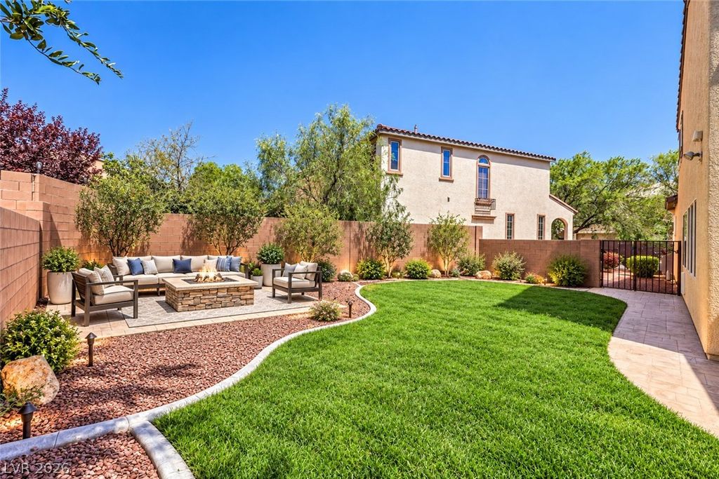 10731 DRAKE RIDGE Avenue, Las Vegas, NV 89166 — photo 2