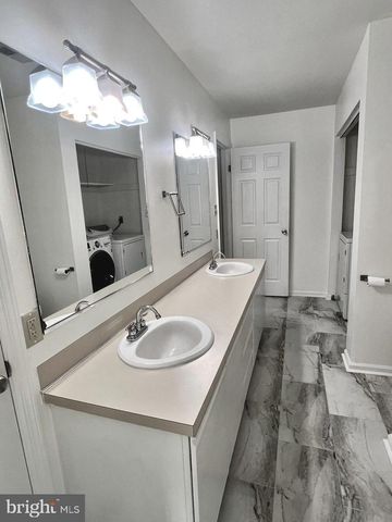 112 SPRING RIDGE CT, Lancaster, PA 17601
