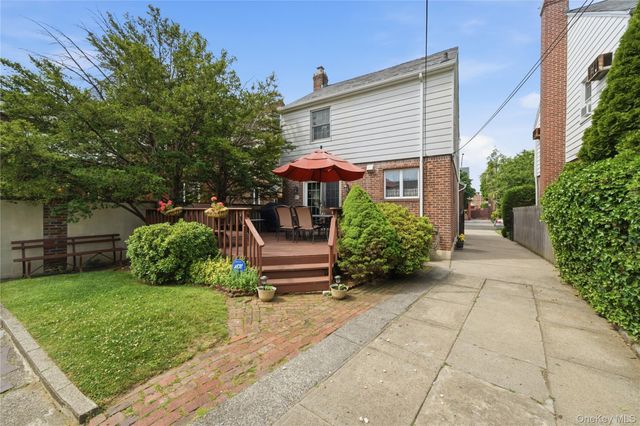 6033 69th Lane, Maspeth, NY 11378