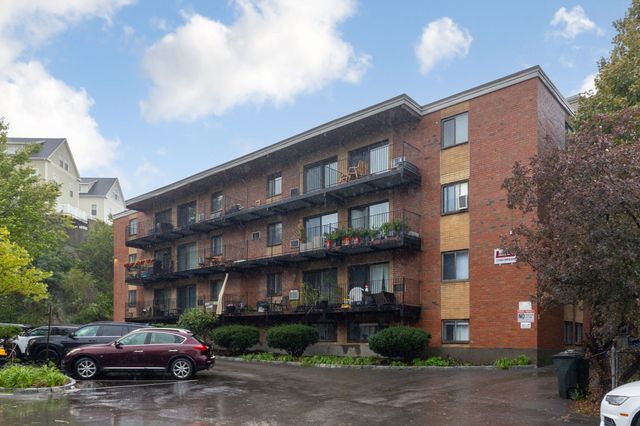 5 Linda Ln 4-4, Boston, MA 02125