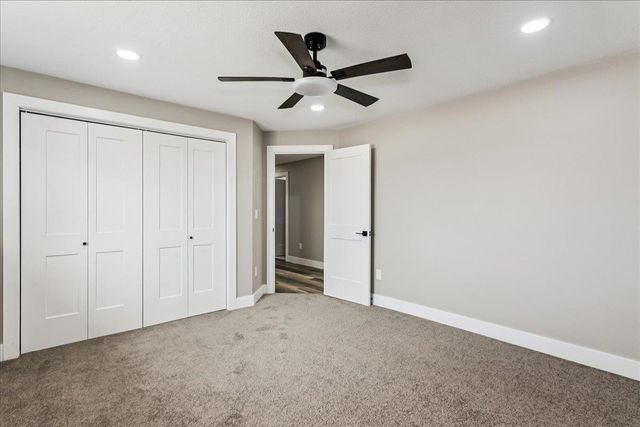 3502 S Bluelake Ct, Wichita, KS 67215