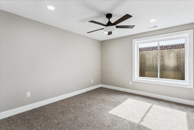 3502 S Bluelake Ct, Wichita, KS 67215