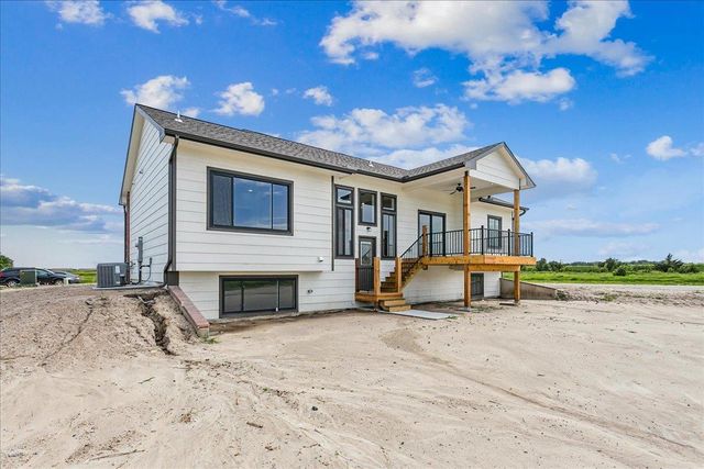 3502 S Bluelake Ct, Wichita, KS 67215