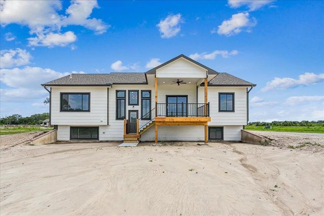 3502 S Bluelake Ct, Wichita, KS 67215