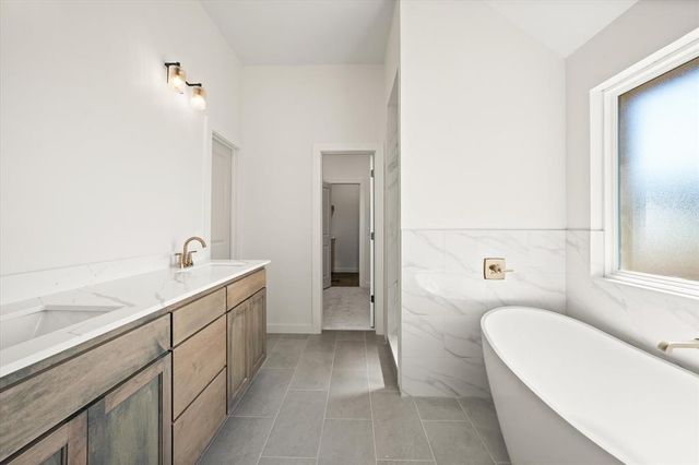 14525 Giverny Lane, Yukon, OK 73099