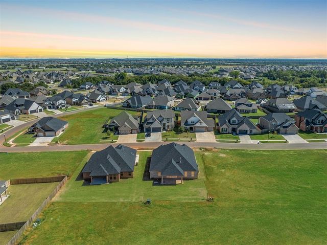 14525 Giverny Lane, Yukon, OK 73099