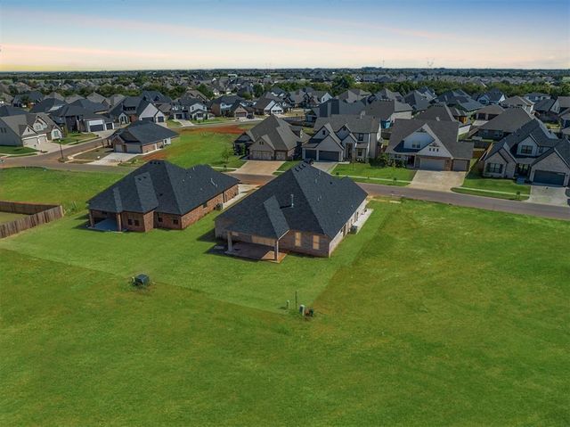 14525 Giverny Lane, Yukon, OK 73099