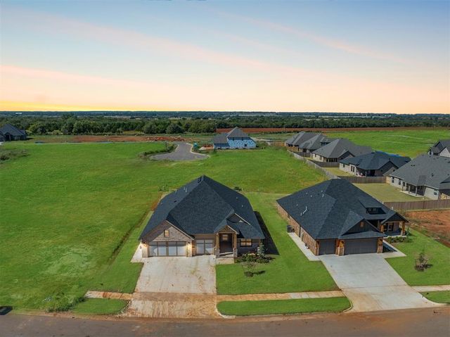 14525 Giverny Lane, Yukon, OK 73099