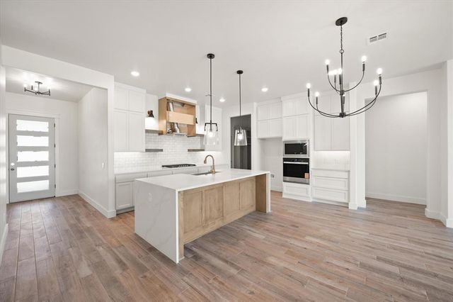 14525 Giverny Lane, Yukon, OK 73099