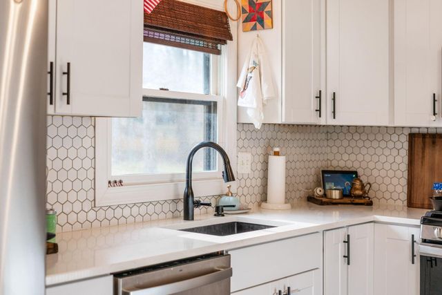 225 Carryback Drive SW, Pataskala, OH 43062