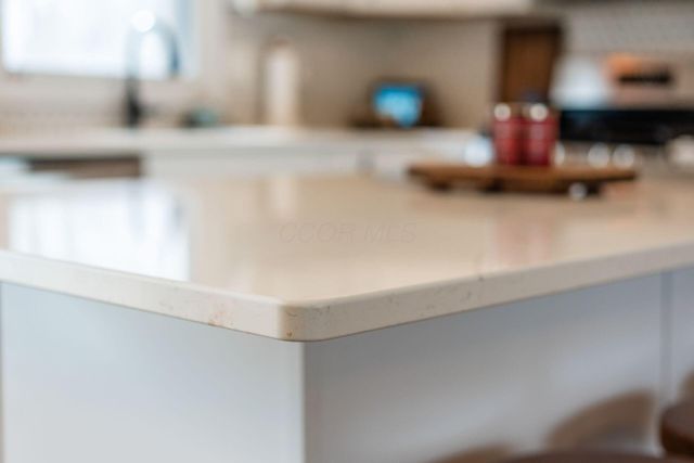 225 Carryback Drive SW, Pataskala, OH 43062