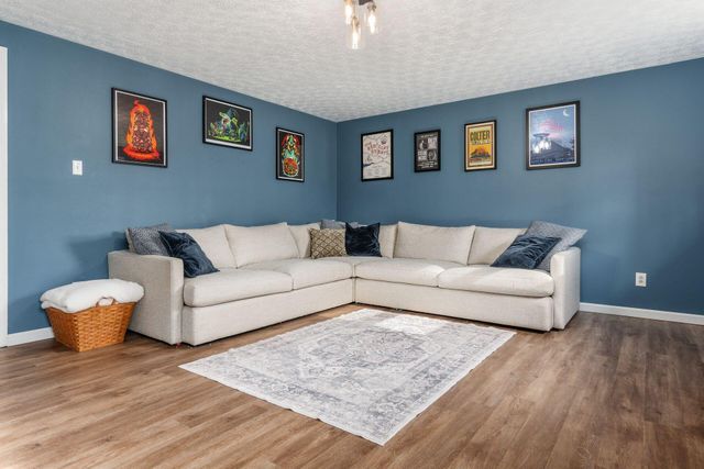 225 Carryback Drive SW, Pataskala, OH 43062