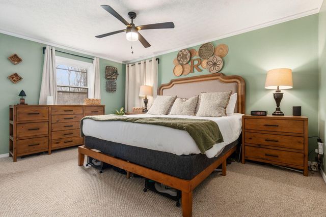 225 Carryback Drive SW, Pataskala, OH 43062