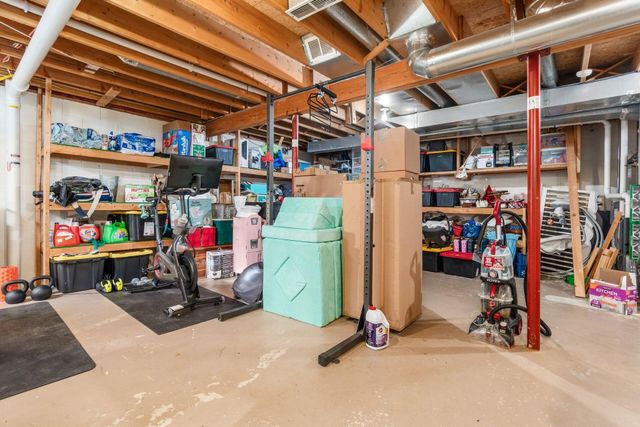 225 Carryback Drive SW, Pataskala, OH 43062