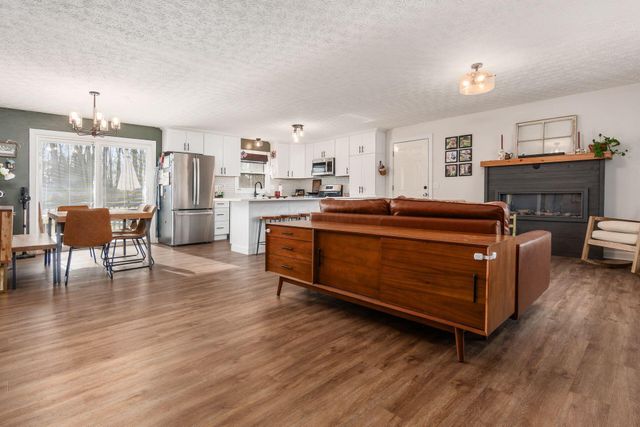 225 Carryback Drive SW, Pataskala, OH 43062