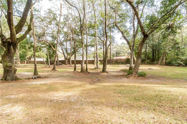 8601 Cedar Wood E Drive, Theodore, AL 36582