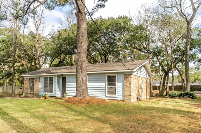 8601 Cedar Wood E Drive, Theodore, AL 36582