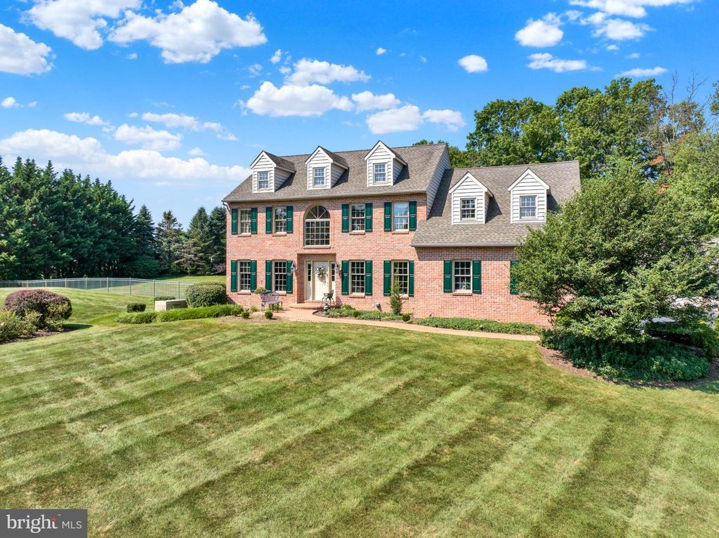 85 BOLLINGER RD, Elverson, PA 19520
