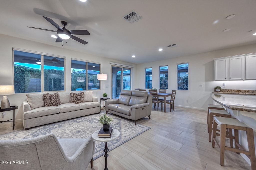 Image 14 of property listing at 13426 W MAYBERRY Trail, Peoria, AZ 85383