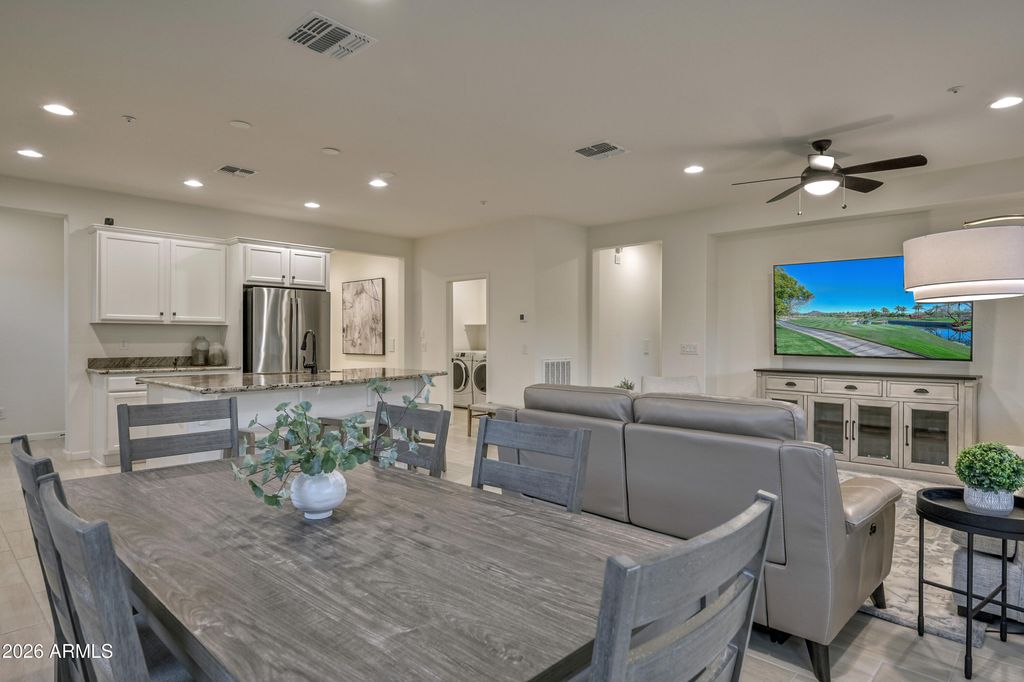 Image 5 of property listing at 13426 W MAYBERRY Trail, Peoria, AZ 85383