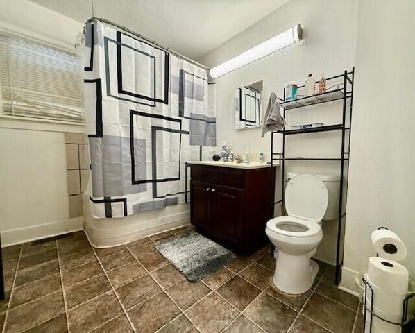 1953 Valley Street, Muskegon, MI 49442