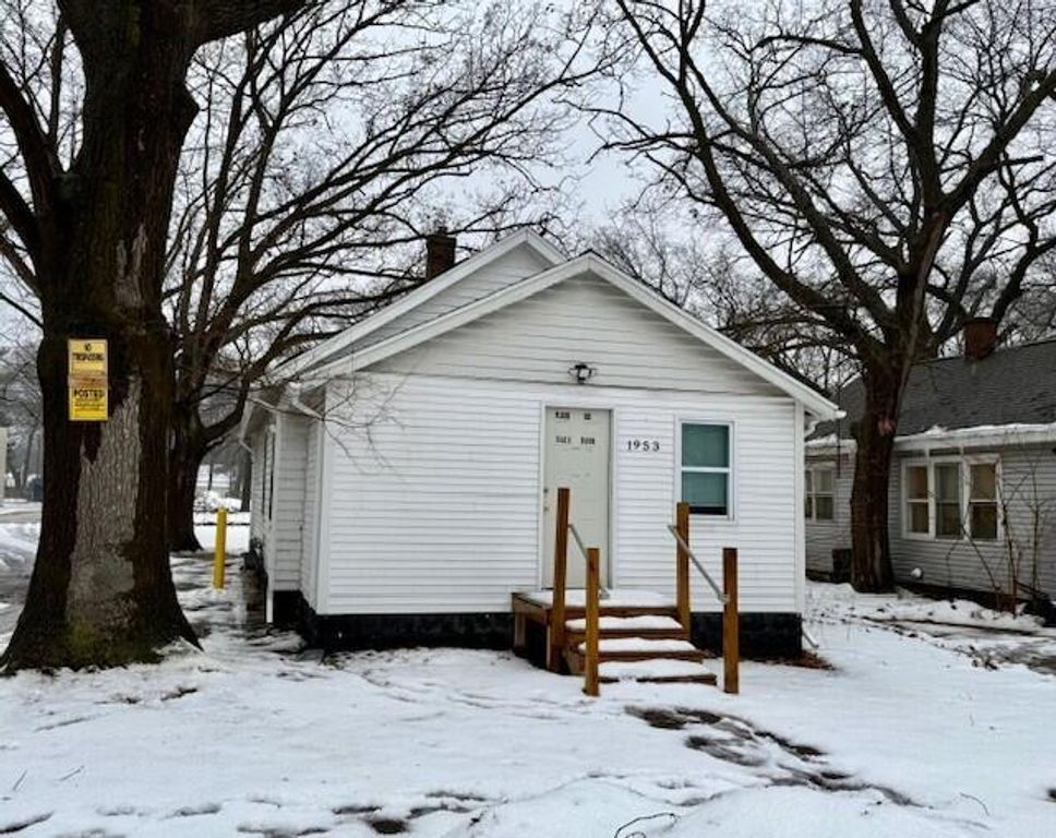 1953 Valley Street, Muskegon, MI 49442