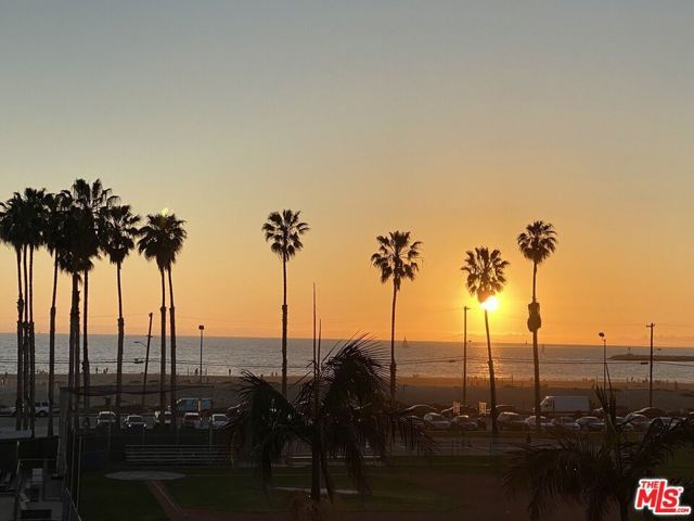 6824 Esplanade PH, Playa Del Rey (los Angeles), CA 90293