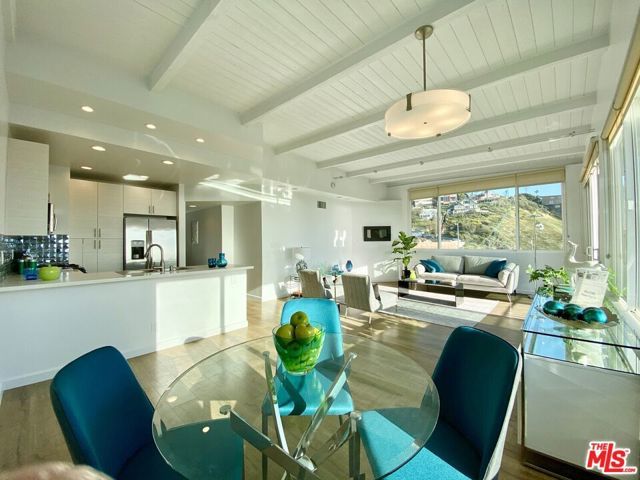 6824 Esplanade PH, Playa Del Rey (los Angeles), CA 90293