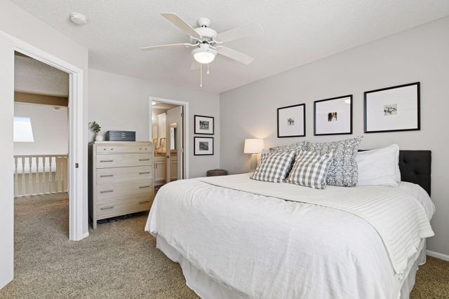 934 Kelly Court, Chanhassen, MN 55317