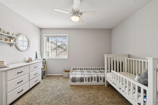 934 Kelly Court, Chanhassen, MN 55317