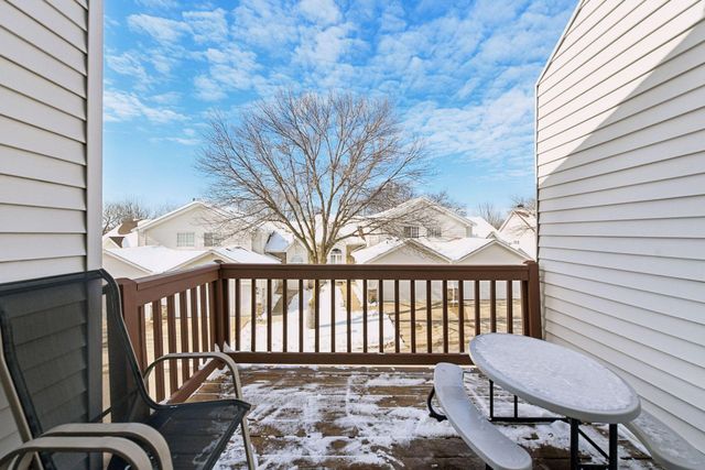 934 Kelly Court, Chanhassen, MN 55317