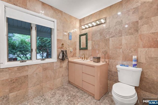 1542 Jefferson Street, Teaneck, NJ 07666