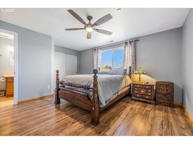 670 N 1ST St, Carlton, OR 97111