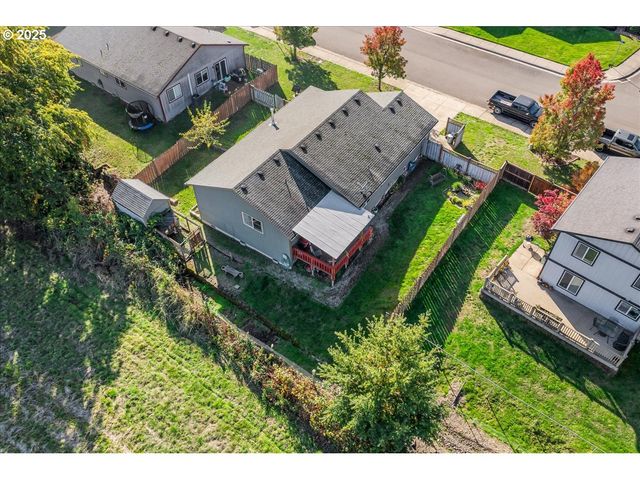 670 N 1ST St, Carlton, OR 97111