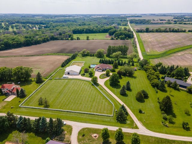 62539 185th Avenue, Dodge Center, MN 55927