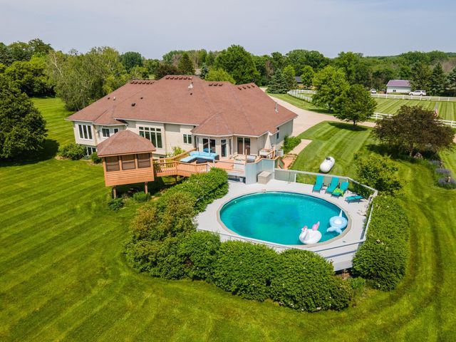 62539 185th Avenue, Dodge Center, MN 55927