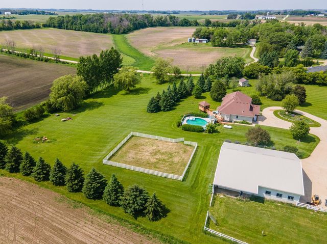 62539 185th Avenue, Dodge Center, MN 55927