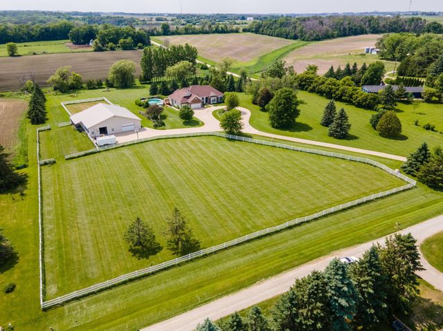 62539 185th Avenue, Dodge Center, MN 55927