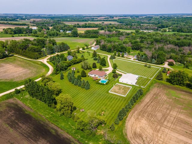 62539 185th Avenue, Dodge Center, MN 55927