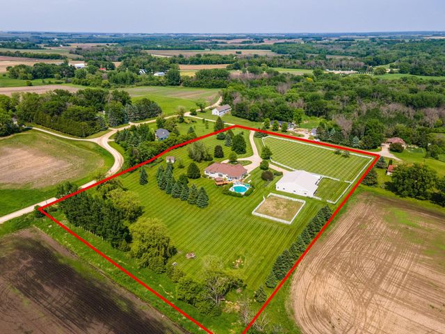 62539 185th Avenue, Dodge Center, MN 55927