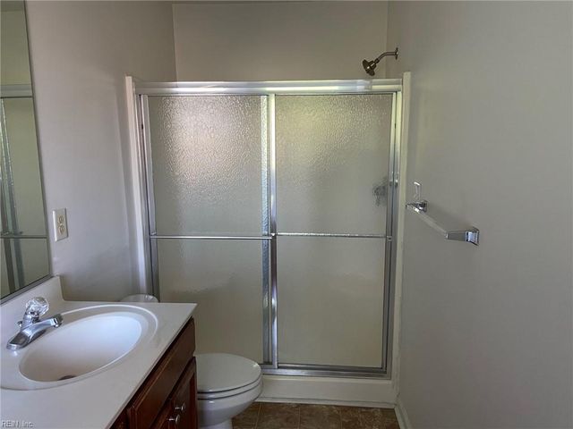 10 Rutland DR, Hampton, VA 23666