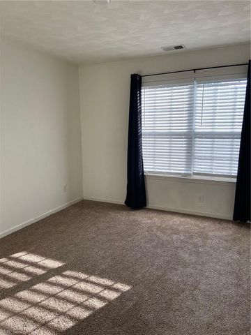 10 Rutland DR, Hampton, VA 23666