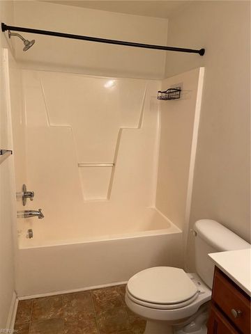 10 Rutland DR, Hampton, VA 23666