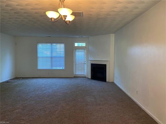 10 Rutland DR, Hampton, VA 23666