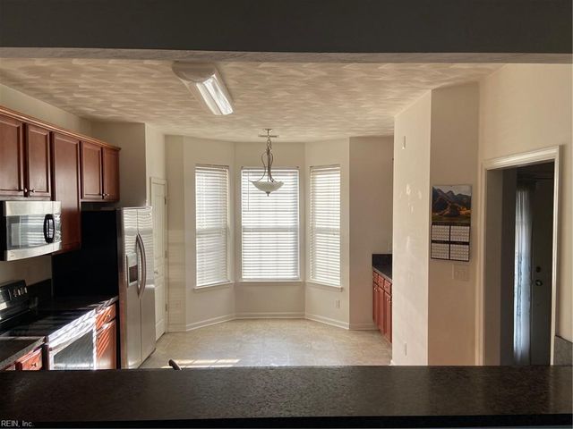 10 Rutland DR, Hampton, VA 23666